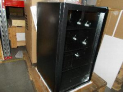 Шкаф холодильный со стеклом Cooleq Tbc-85 черный демо